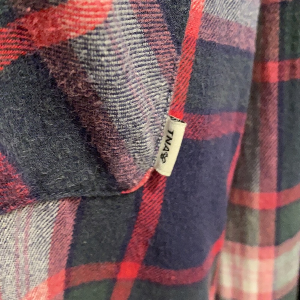 checked shirt - Picture 6 of 7